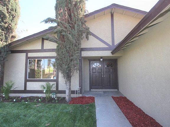 4th image of 25315 Gentian Ave