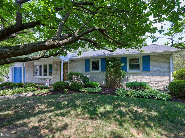 803 Willow Ln, Lebanon, PA 17046