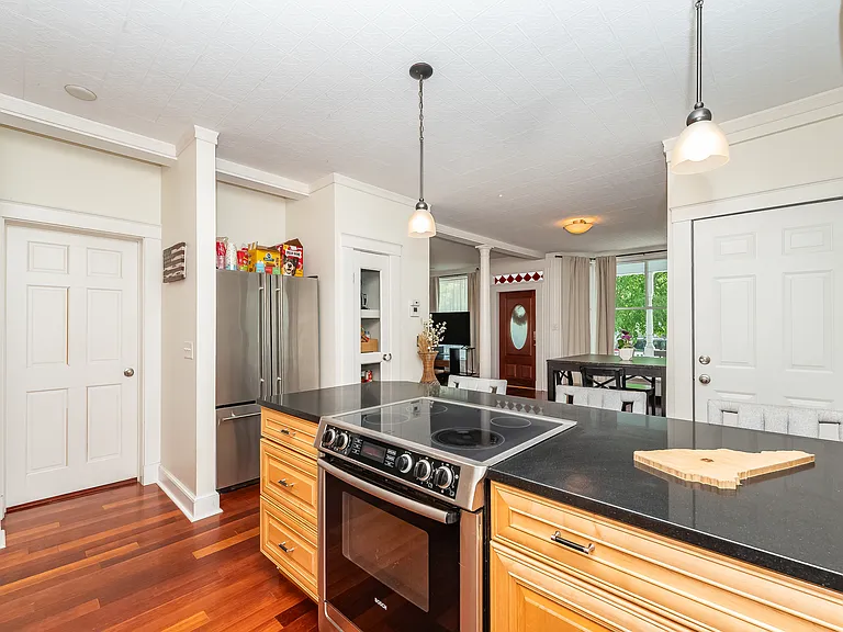 301 Richards Ave — Photo 11