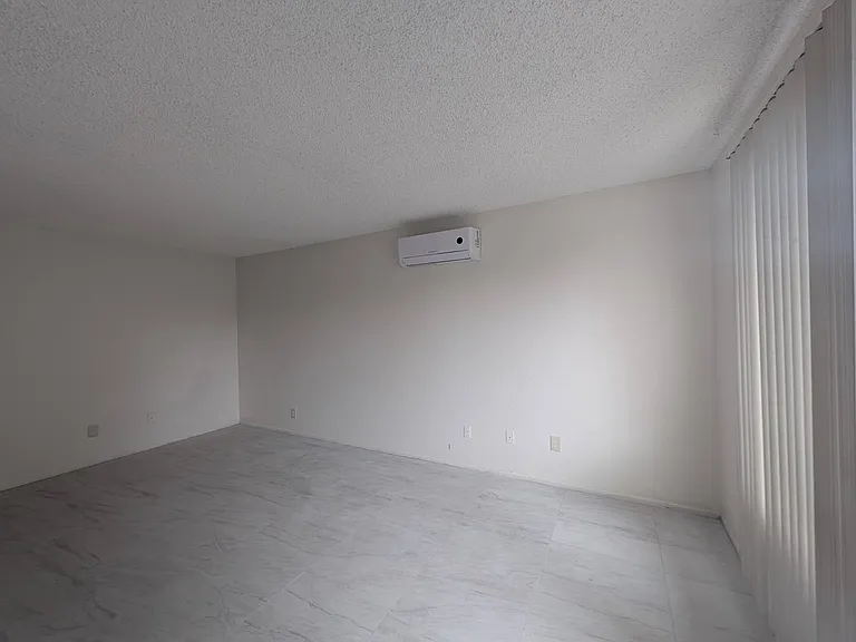 9532 1/2 Cedar St — Photo 13