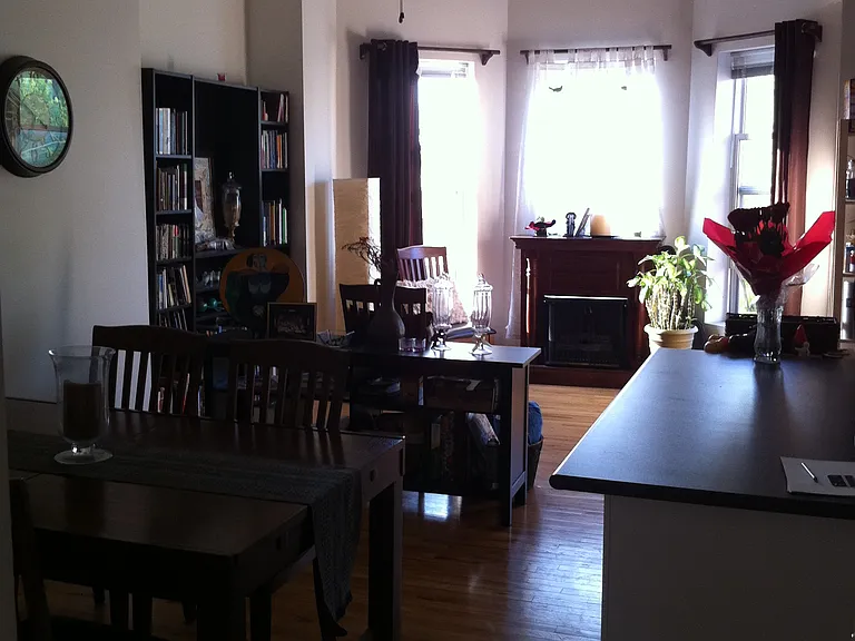 2259 W Adams St #3 — Photo 2