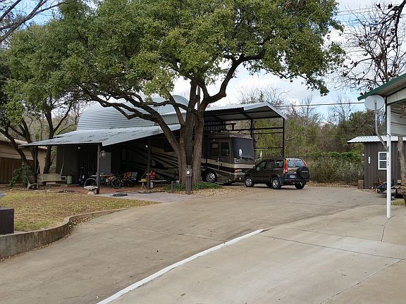 2nd image of 718 Brazos Harbor Cir
