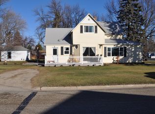 201 Lincoln Ave N, Finley, ND 58230