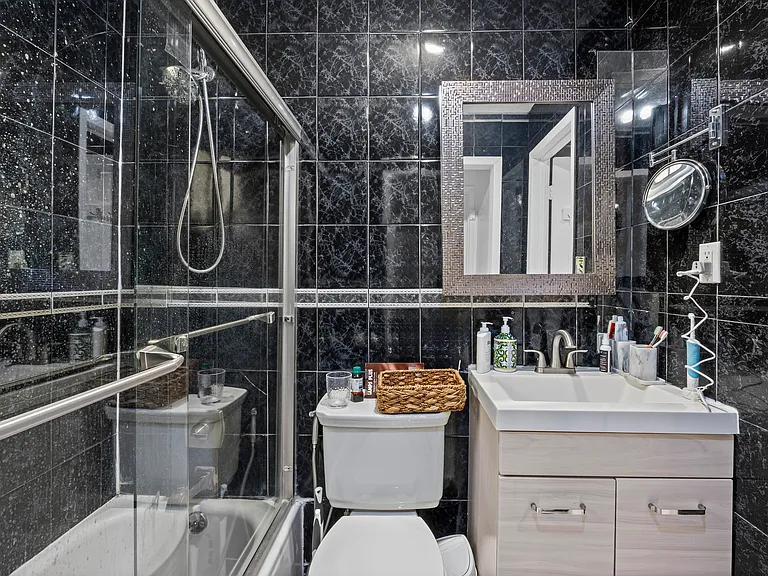 18 South Dr — Photo 13