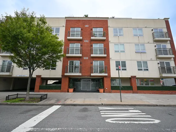 63-34 Fresh Pd Road image 1 of 20