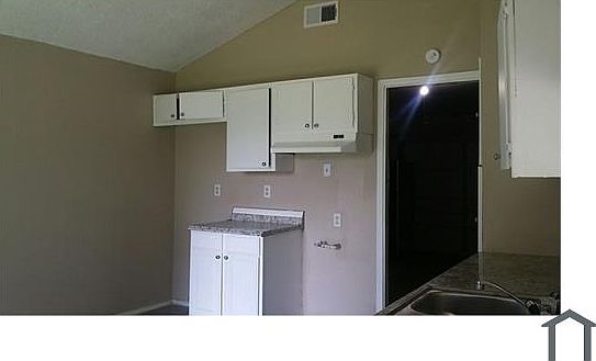 3rd image of 12710 Redfern Dr