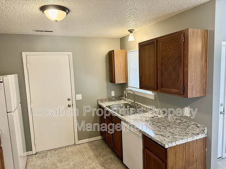 1404 E 21st Ter #1 — Photo 5