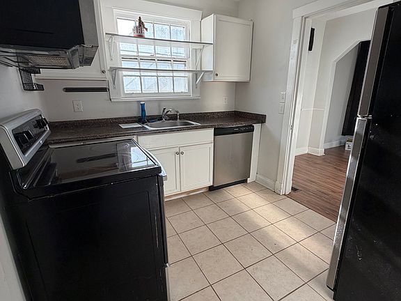 4th image of 836 Seymour Ave