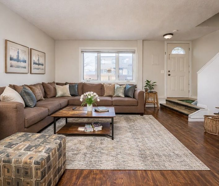 Calgary Townhouse for rent - 3 Bedrooms — photo 2
