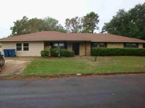 1405 Cedar Dr, Gladewater, TX 75647