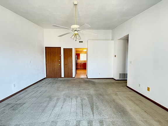 4th image of 117 Lauren Cir #5