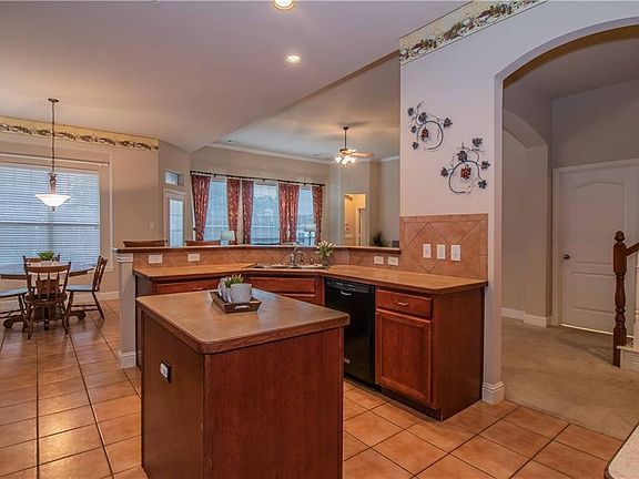 5th image of 1610 Boxwood Ln