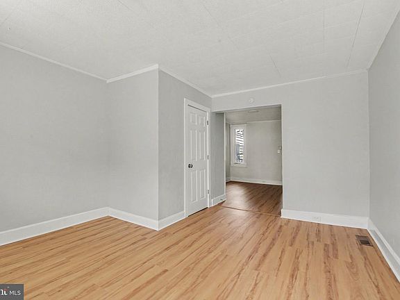 4th image of 1419 W King St