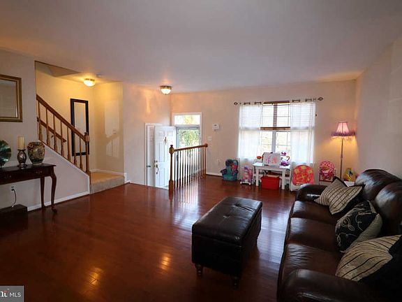 4th image of 529 Blacksburg Ter NE