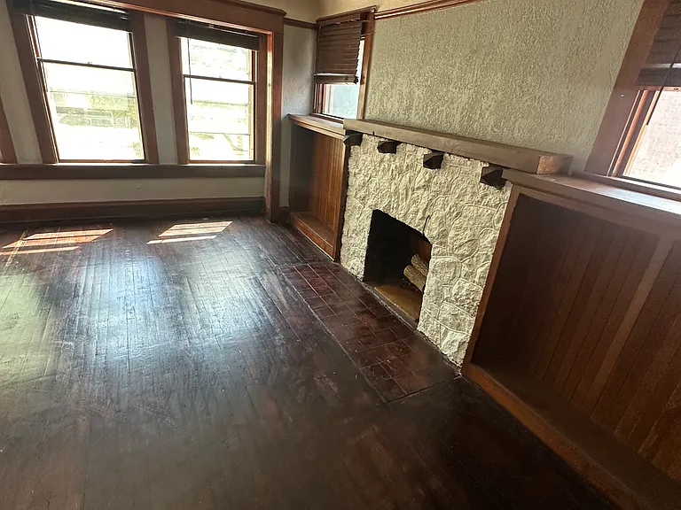 2219 N Sherman Blvd — Photo 8