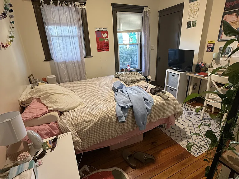 352 Main St #3 — Photo 1