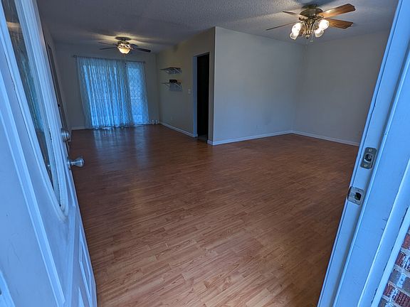4th image of 6302 Sheri Dr NW