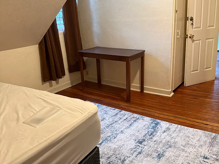 102 S 14th St #7 — Photo 7