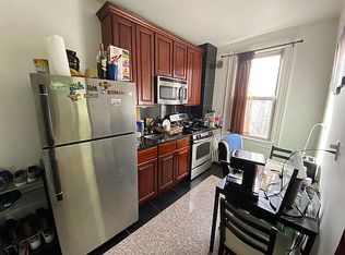 25-40 35th St #2, Astoria, NY 11103