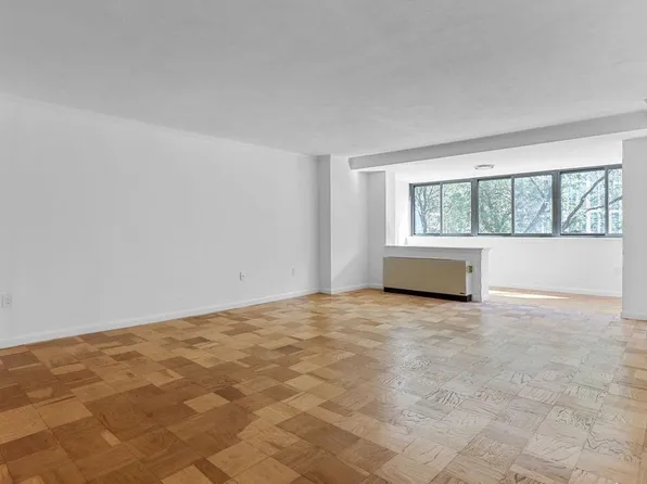 6 Whittier Pl APT 4M, Boston, MA 02114