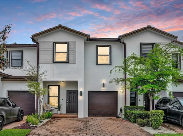 136 SW 185th Way, Pembroke Pines, FL 33029