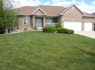 877 Duncannon Way, Sun Prairie, WI 53590