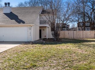 12824 S Arapaho Dr, Olathe, KS 66062