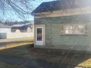 7 Mechanic St, Oxford, NY 13830