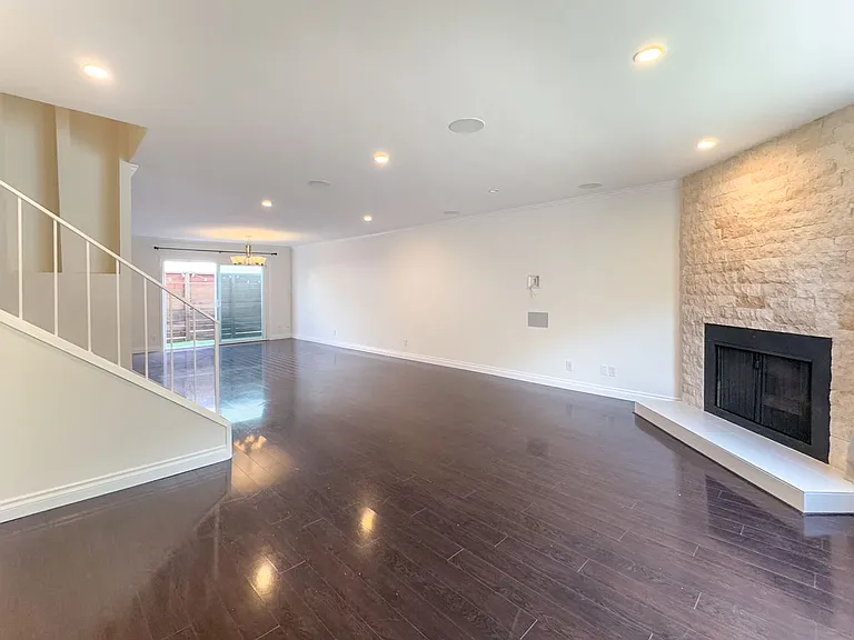 2717 Arizona Ave #3 — Photo 3