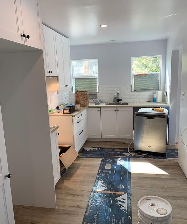 1st image of 6071 Lexington Ave