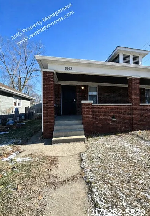 1303 N Gladstone Ave
