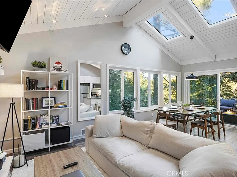 24649 Valle Dr — Photo 2