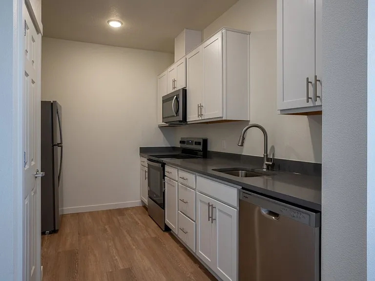 22025 NE HALSEY ST. — Photo 59