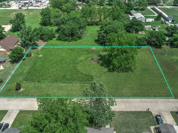W 6th St, Okmulgee, OK 74447