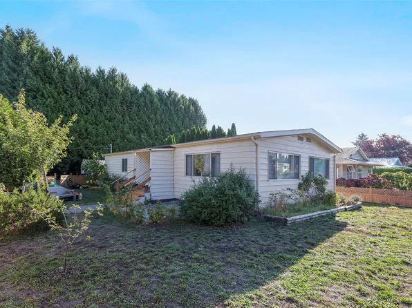 2205 4th St E, Courtenay, BC V9N 7L9