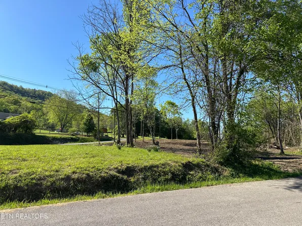 285 Old Lake City Hwy, Lake City, TN 37769