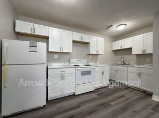 1215 E St APT 3, Lincoln, NE 68508