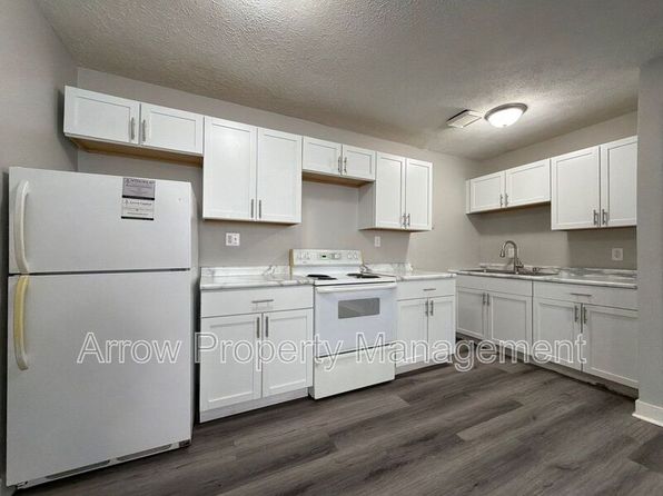 1215 E St APT 3