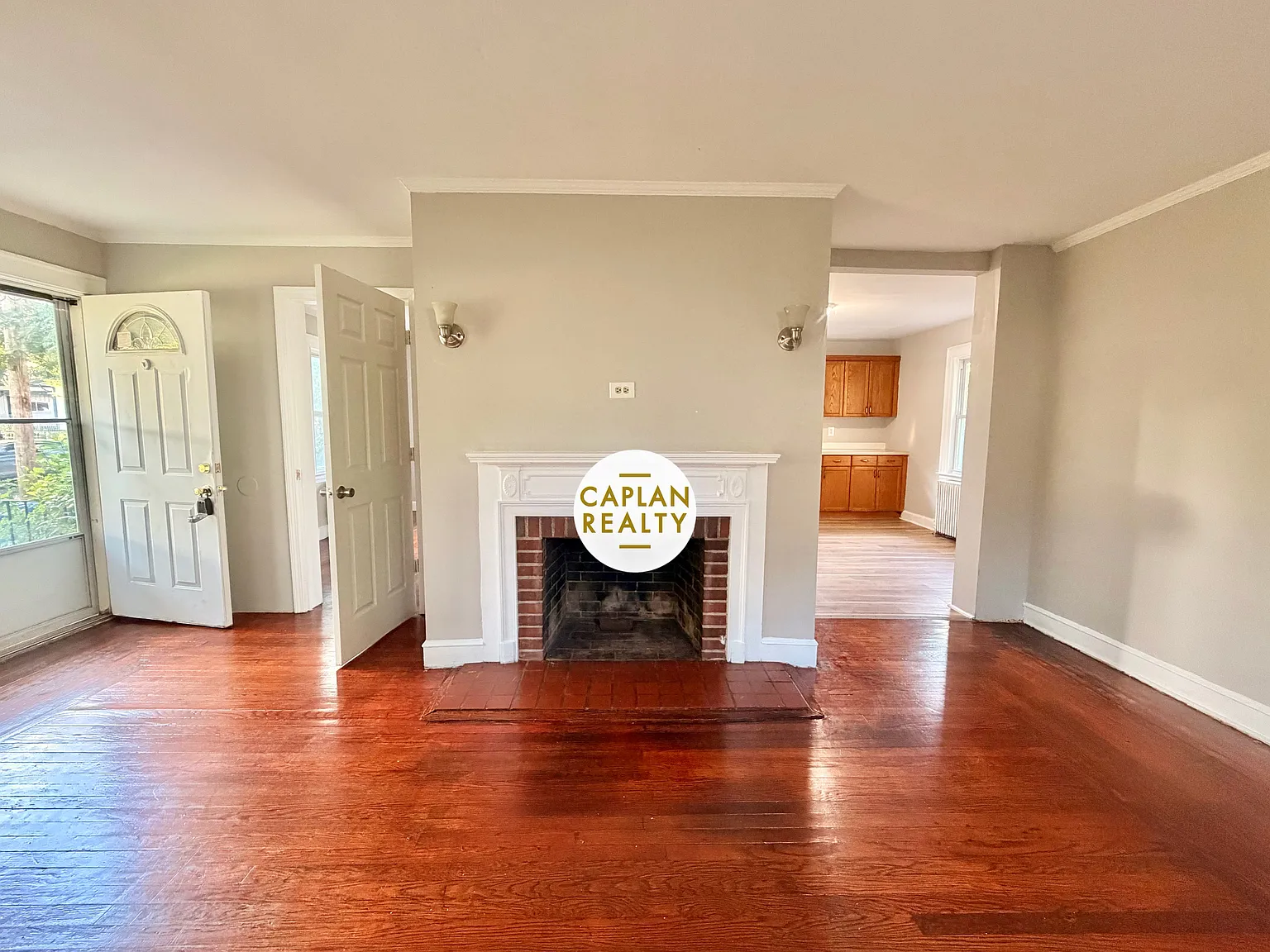 3 bed, 1061 sqft, $2,450 — Photo 2