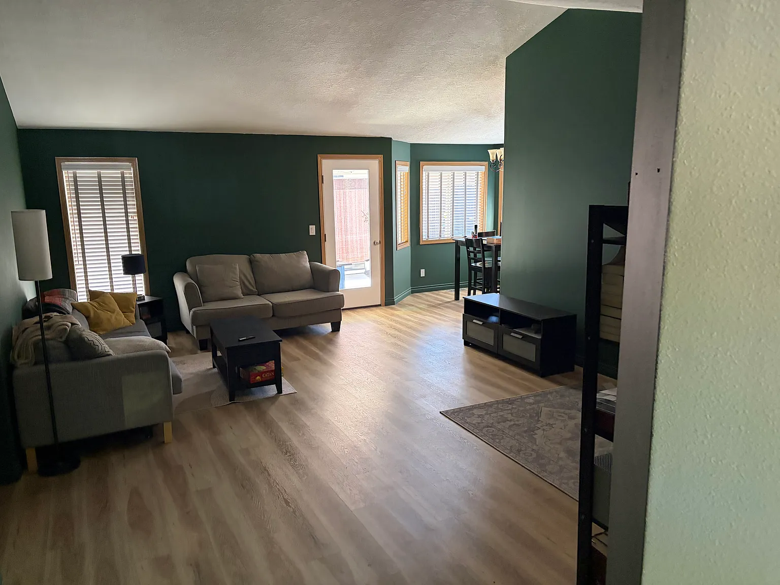 3 bed, 1264 sqft, $3,200 — Photo 2