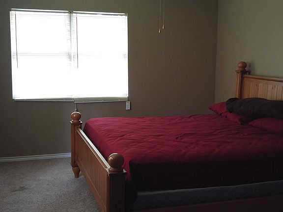 3rd image of 990 Ivanhoe Dr