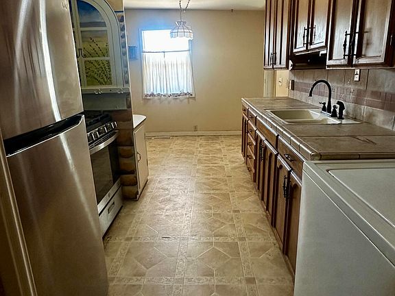 5th image of 2301 47th St