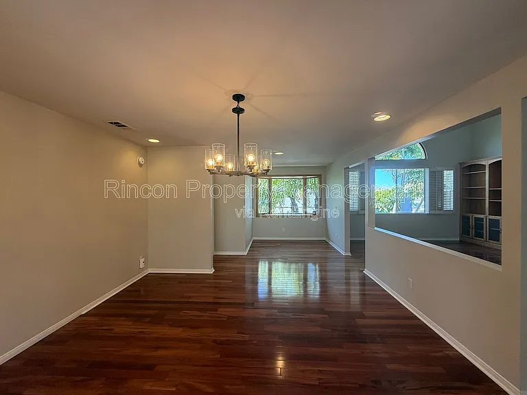 2462 Pierpont Blvd — Photo 5