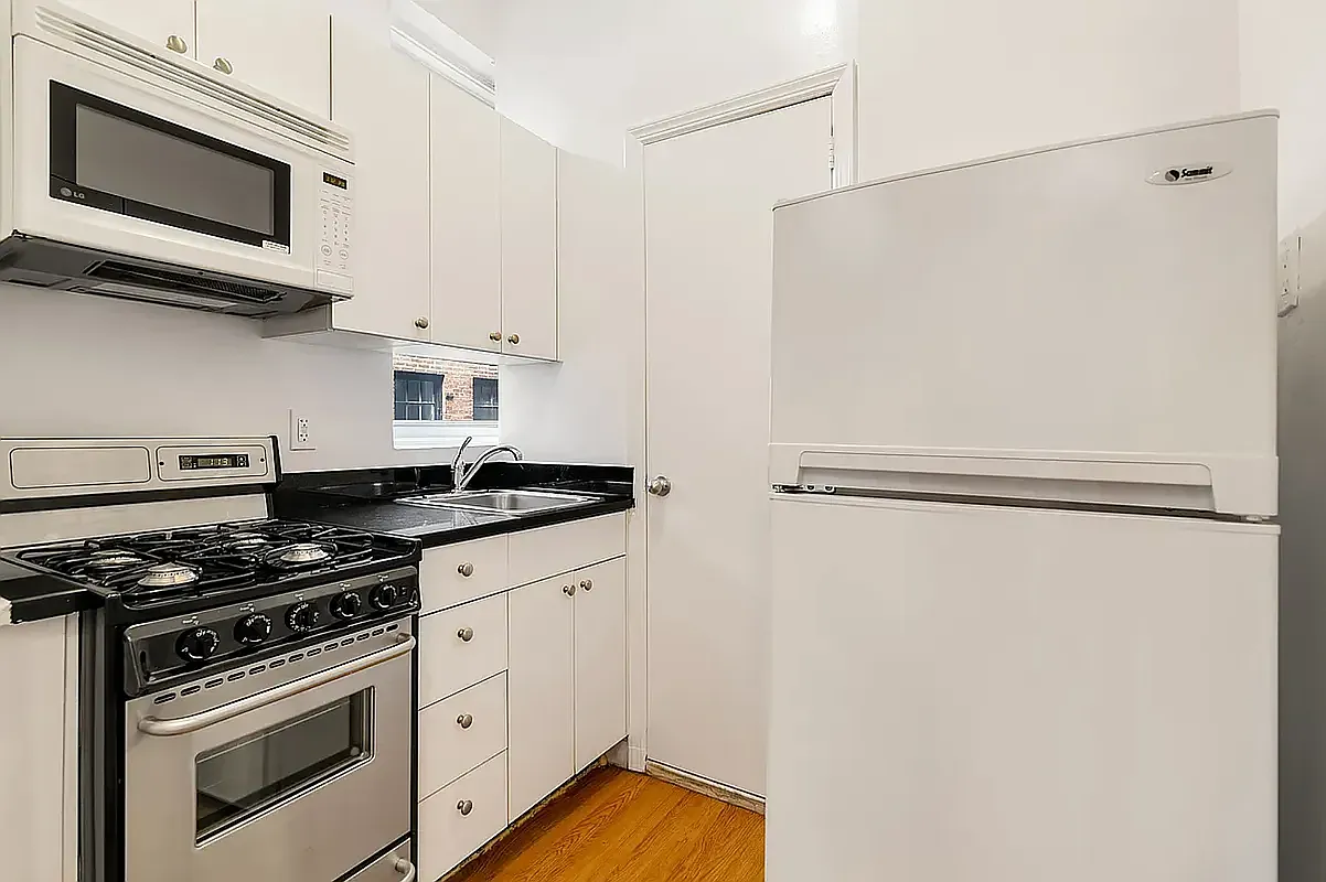 194 Bleecker Street — Photo 4