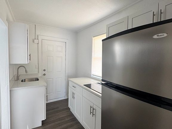 4th image of 715 Jernigan Ave #B
