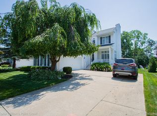 1183 Fountain View Ln, Oxford, MI