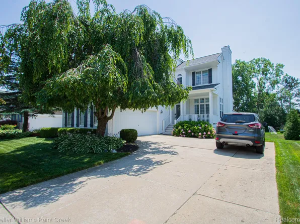 1183 Fountain View Ln, Oxford, MI 48371