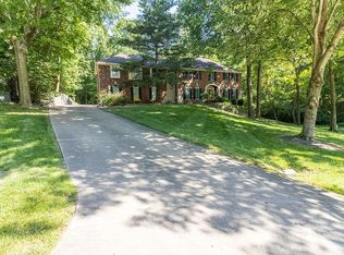 16 Huntington Forest Dr, Saint Charles, MO