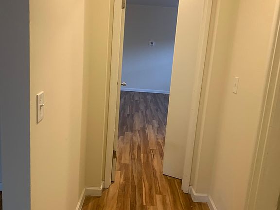 2nd image of 7522 N Greenview Ave APT 209