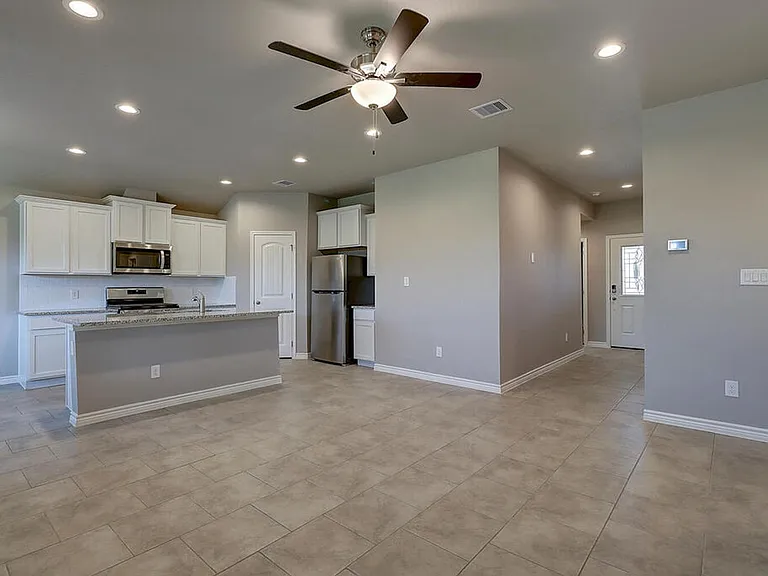 1278 Carnaby — Photo 28